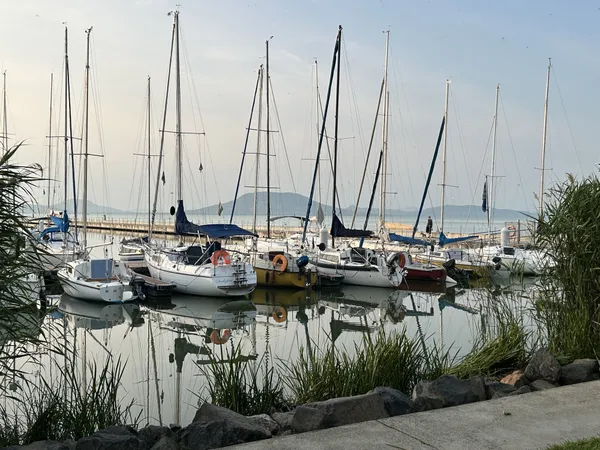 Vitorlázás a Balatonon és Adrián