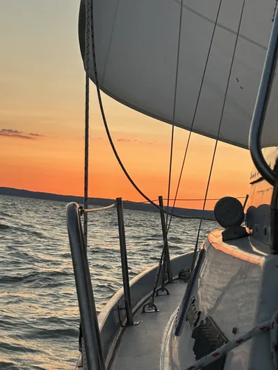 Vitorlázás a Balatonon és Adrián