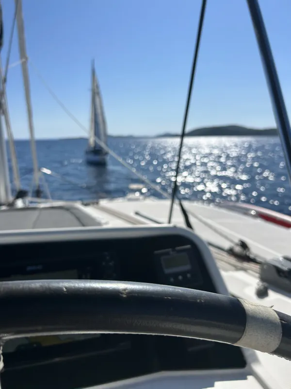 Vitorlázás a Balatonon és Adrián