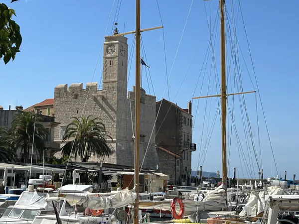 Vitorlázás a Balatonon és Adrián